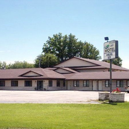 Dutch Country Inn Kalona Exterior photo